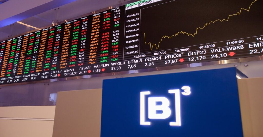 Ibovespa bate os 130 mil pontos, maior patamar desde fevereiro